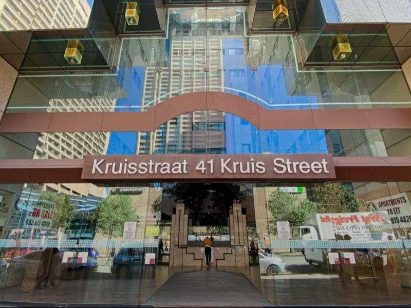 Discover This Studio Apartment In Mashalltown CBD Jozi - Photo 2