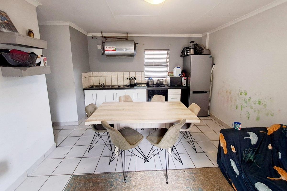 2 Bedroom Apartment For Sale - Photo 4