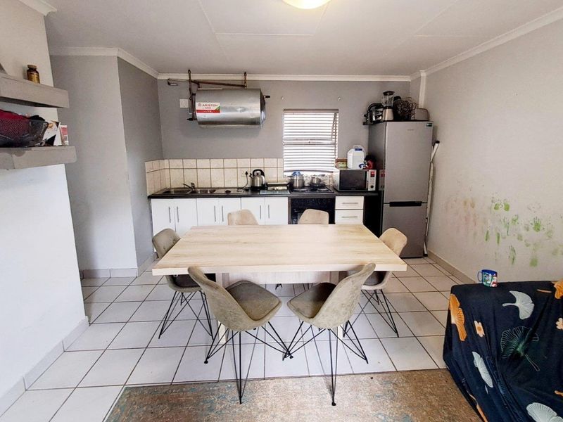 2 Bedroom Apartment For Sale - Photo 4