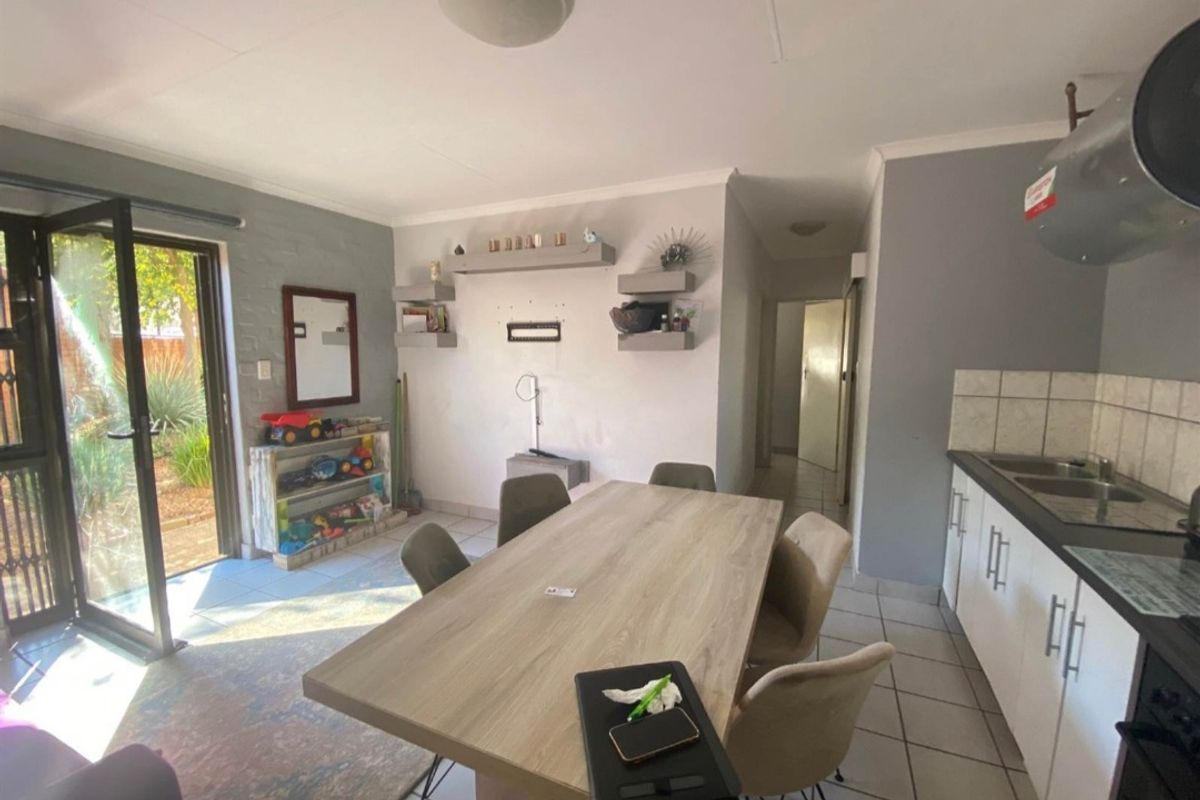 2 Bedroom Apartment For Sale - Photo 5