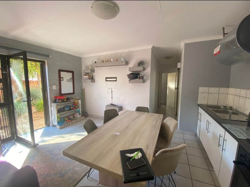 2 Bedroom Apartment For Sale - Photo 5