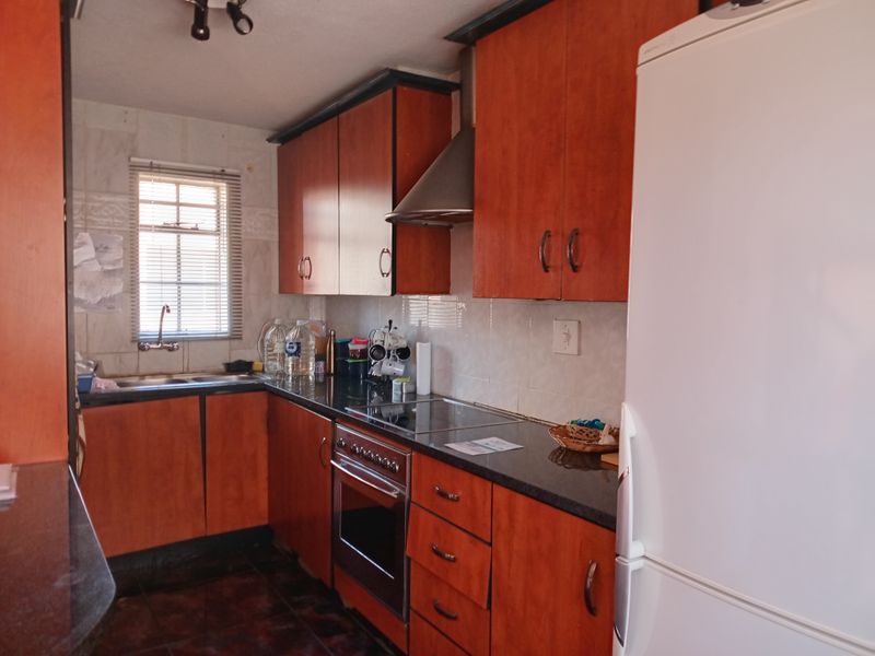 Duplex Townhouse For Sale - Photo 8