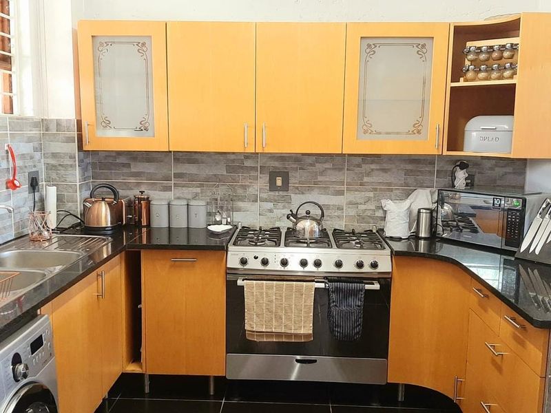 Townhouse For Sale - Photo 5