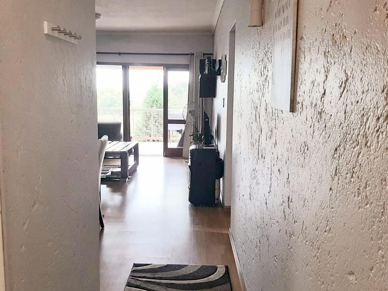 Townhouse For Sale - Photo 7