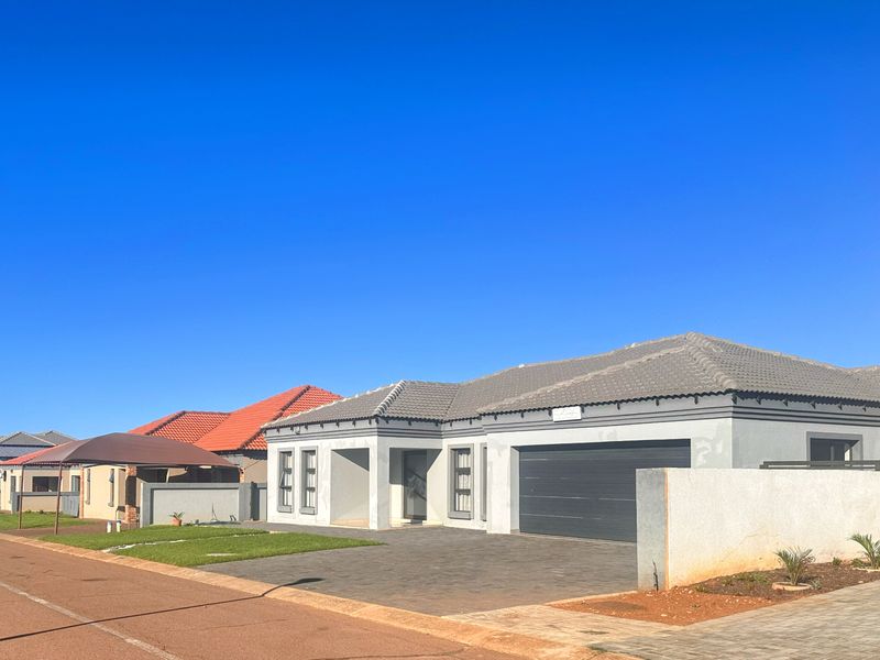 Modern 3-Bedroom Home in The Orchards - Estate Living - Photo 6