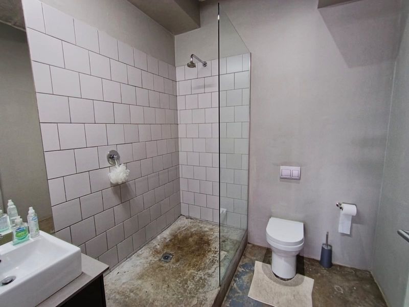 Studio Apartment For Sale in Hallmart House - Photo 8