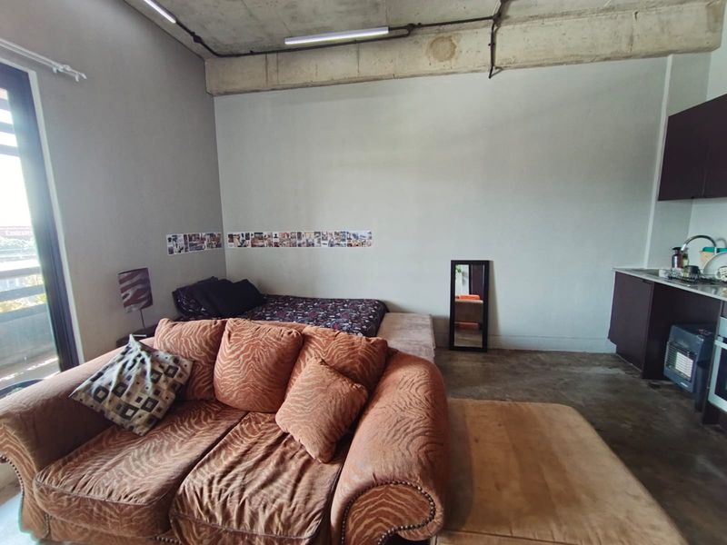 Studio Apartment For Sale in Hallmart House - Photo 6