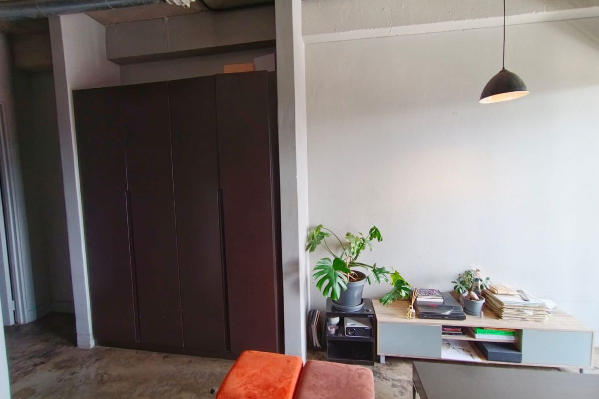 Studio Apartment For Sale in Hallmart House - Photo 5