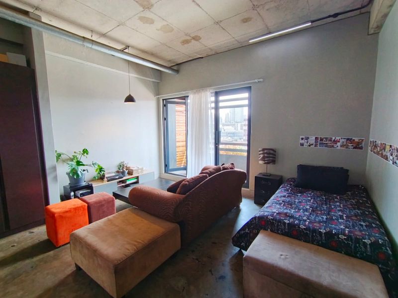 Studio Apartment For Sale in Hallmart House - Photo 3