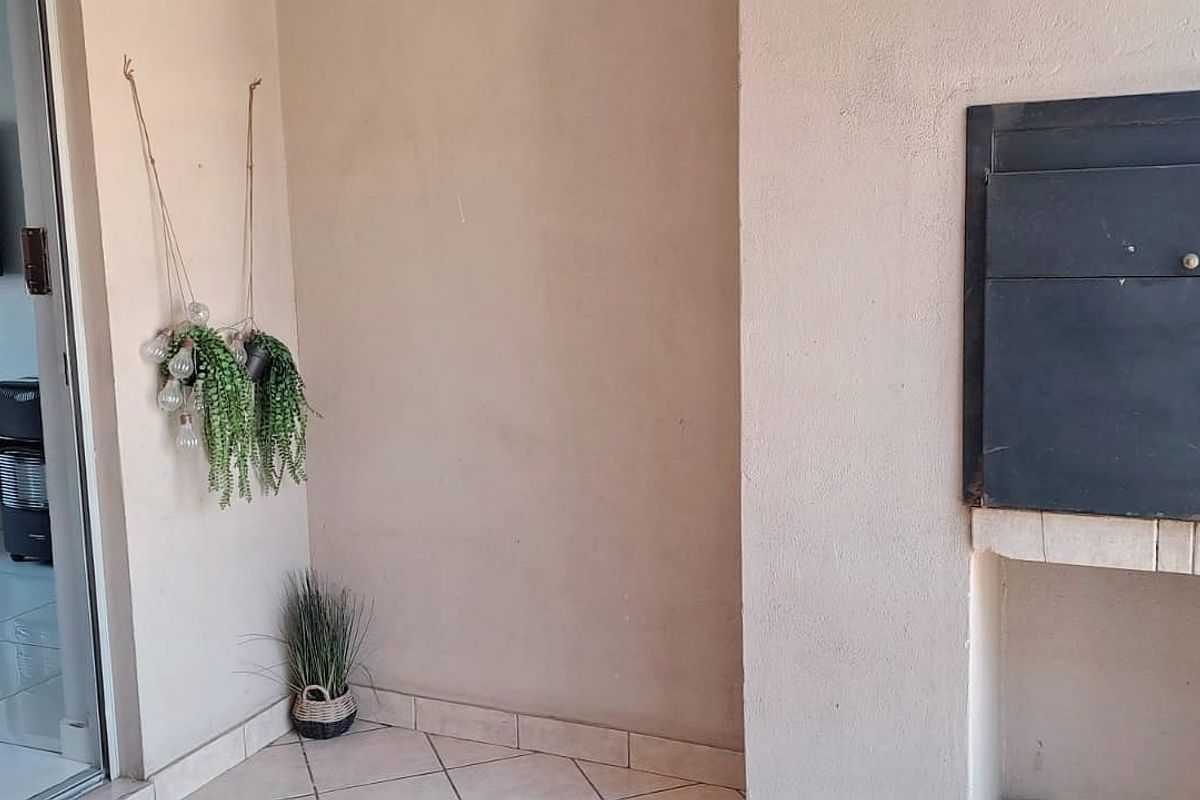 Apartment For Sale In Randburg - Photo 5