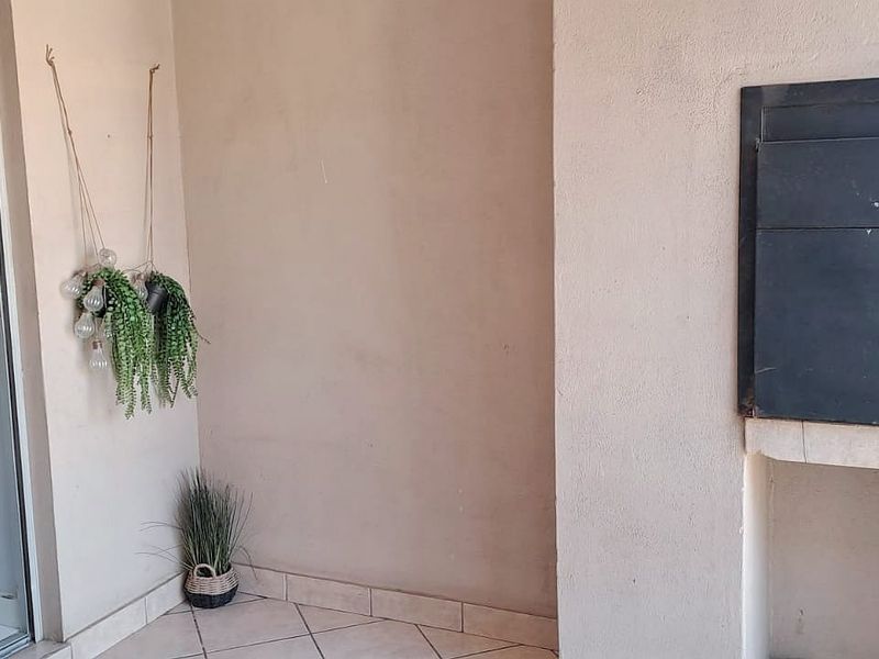 Apartment For Sale In Randburg - Photo 5