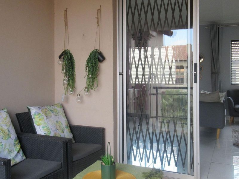 Apartment For Sale In Randburg - Photo 4