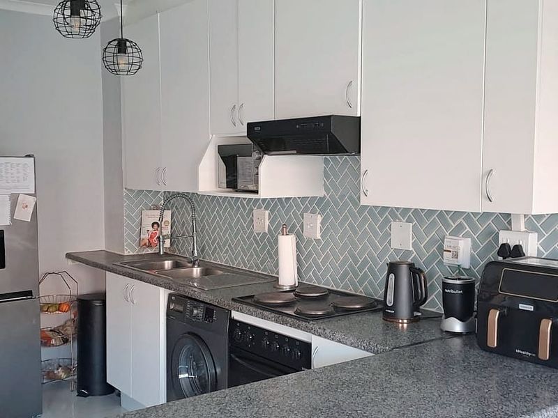 Apartment For Sale In Randburg - Photo 8