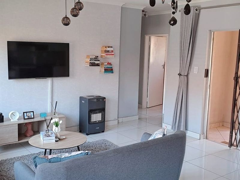 Apartment For Sale In Randburg - Photo 7