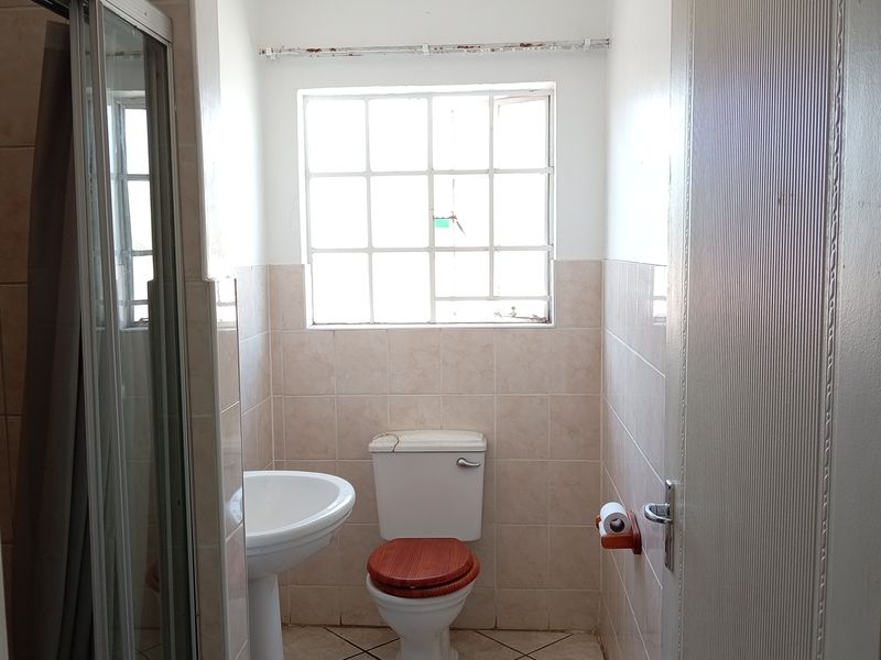 Endearing 2 bedroom townhouse for sale in Standerton Central. Perfect for comfortable living! - Photo 9