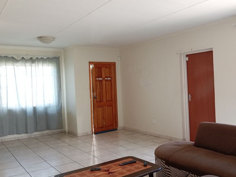 Endearing 2 bedroom townhouse for sale in Standerton Central. Perfect for comfortable living! - Photo 6