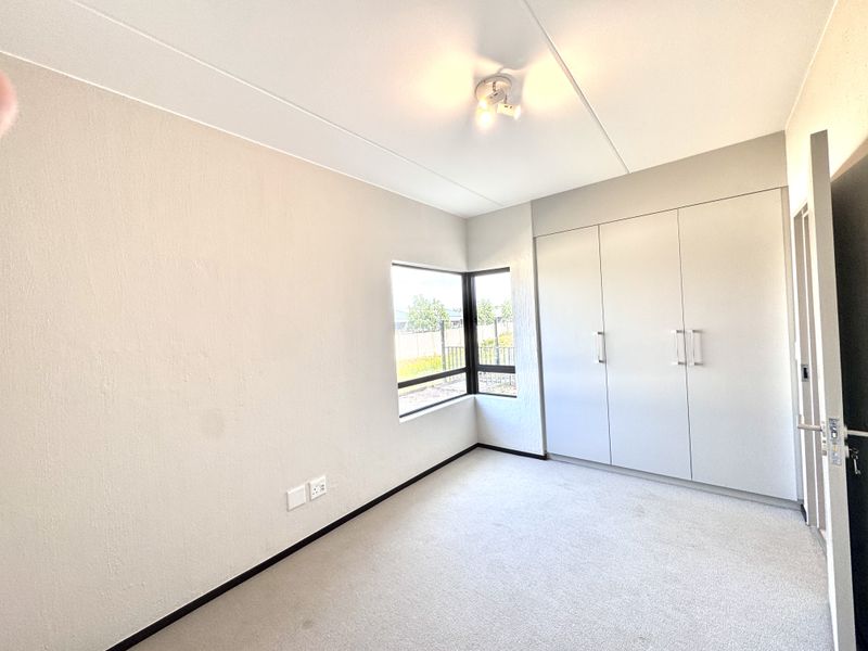 Pet friendly. Modern. Separate storeroom. Lovely facilities. - Photo 10