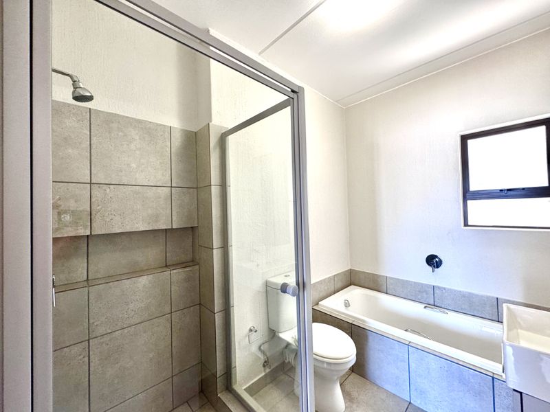 Pet friendly. Modern. Separate storeroom. Lovely facilities. - Photo 7