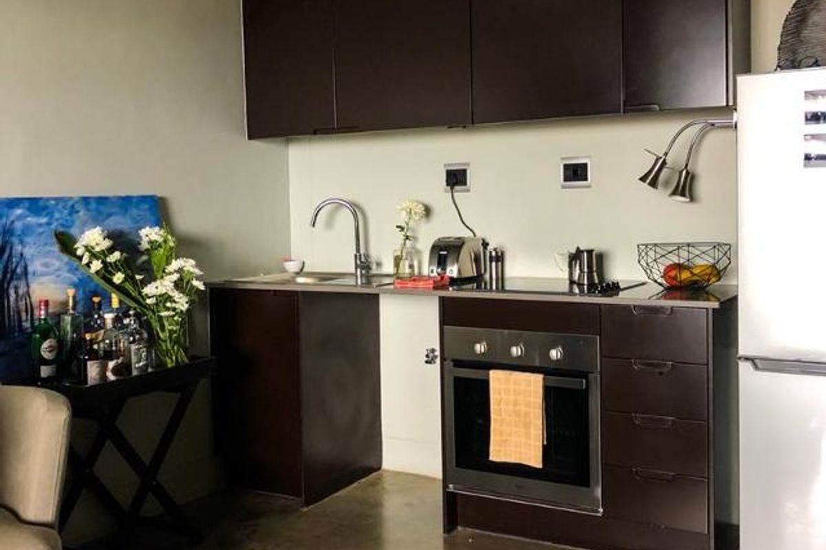 Big Studio Apartment For Sale In Hallmark House - Photo 3