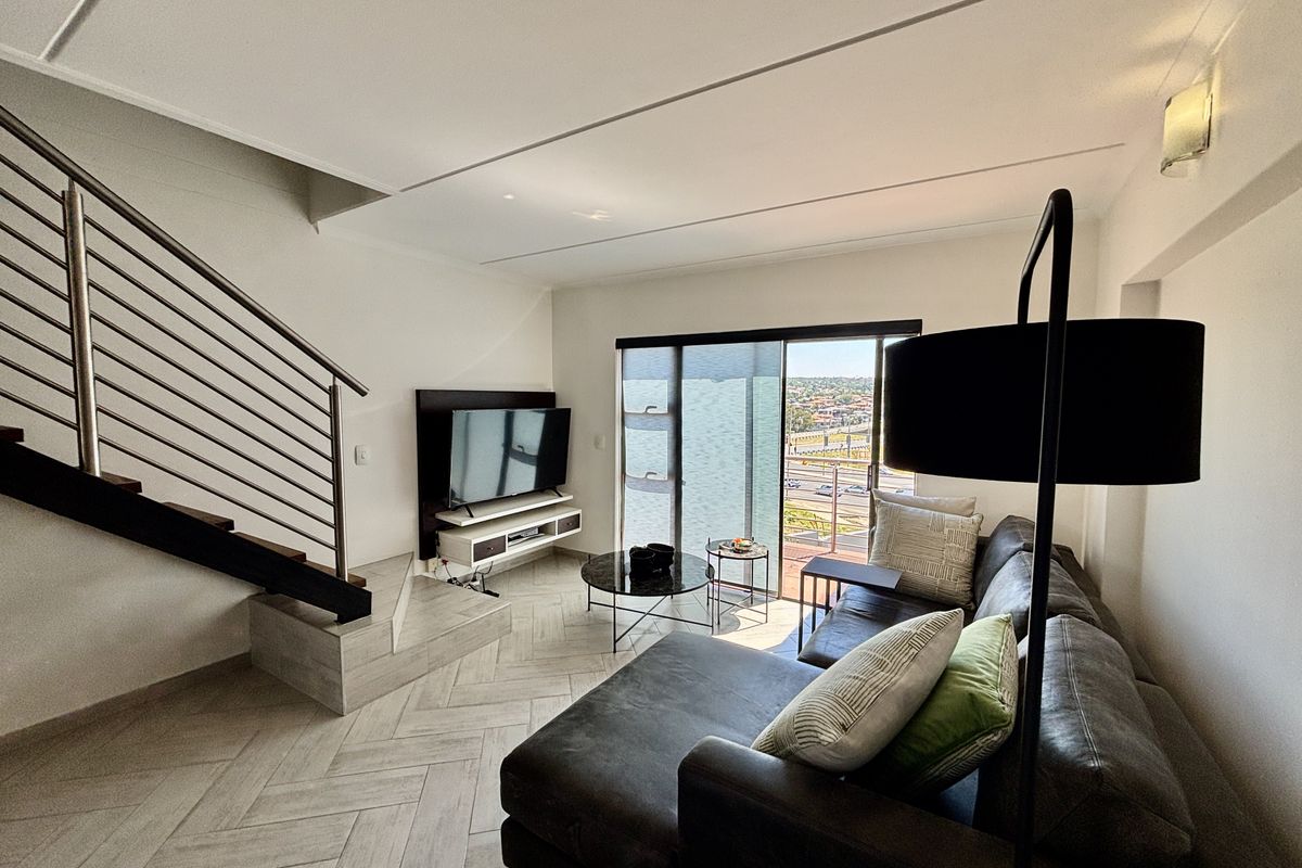 Stunning 3-bedroom apartment in Barbeque Downs, Midrand—modern living with great amenities awaits! - Photo 2