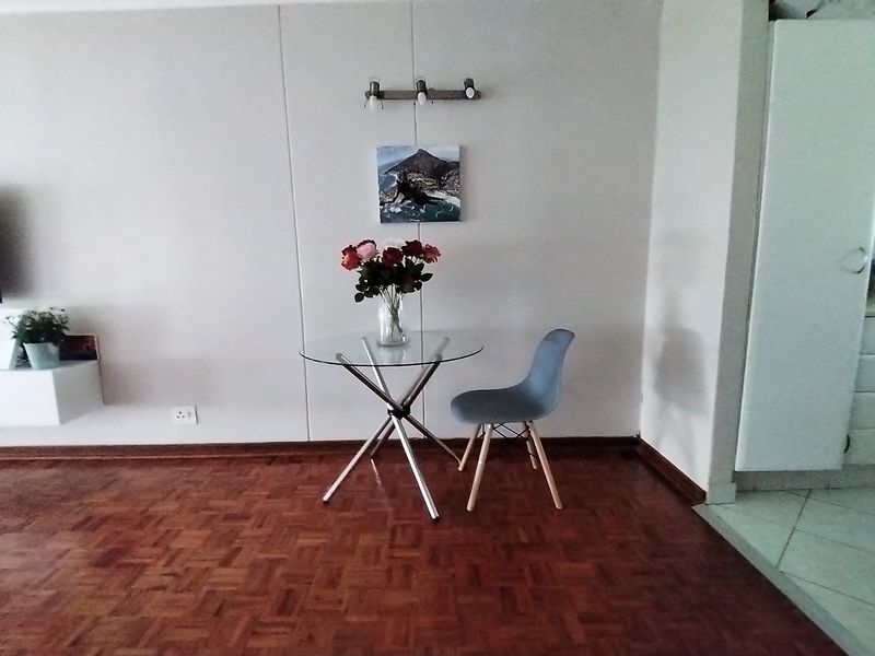 1 Bedroom Furnished apartment To Let in Sandown, Sandton - Photo 10