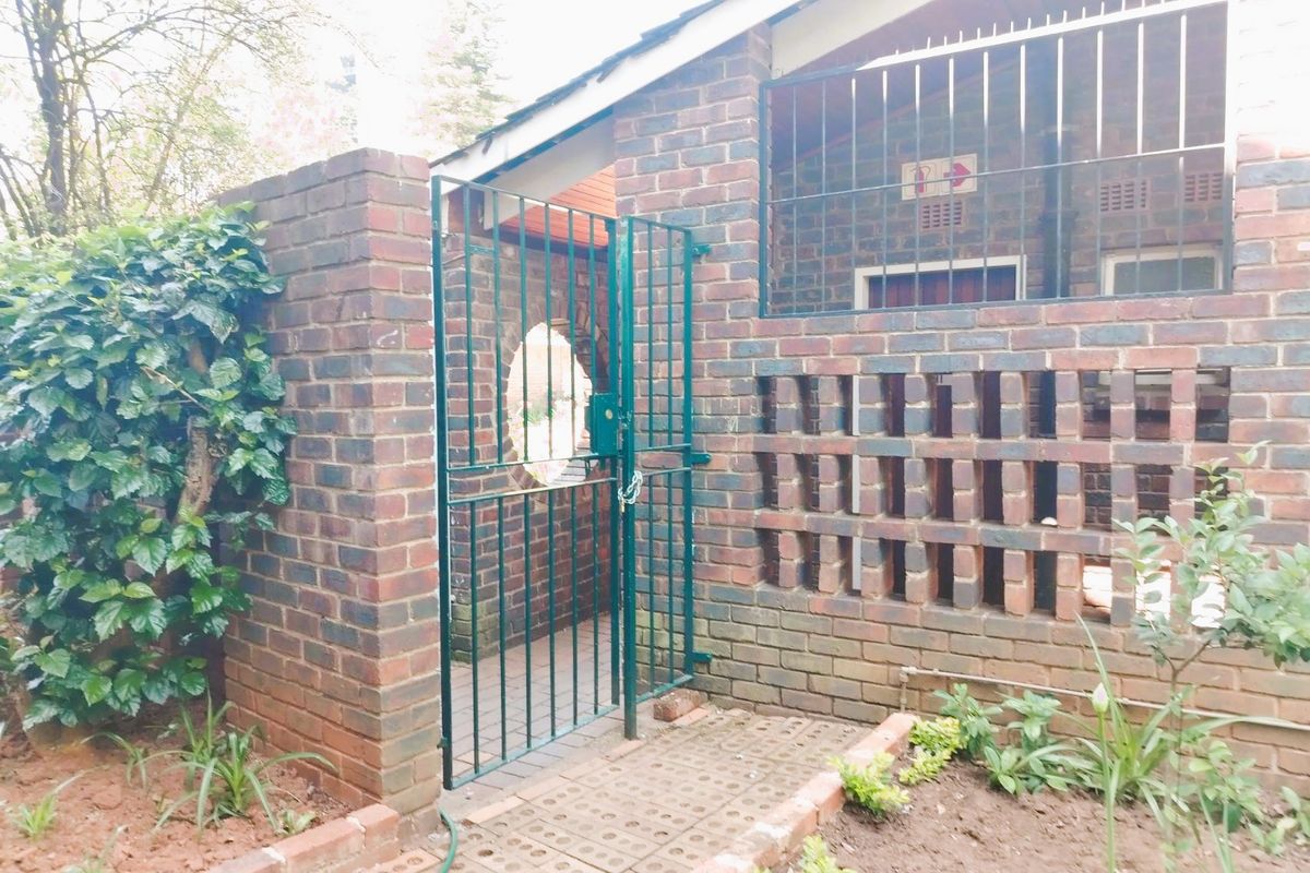 1 Bedroom Furnished apartment To Let in Sandown, Sandton - Photo 3