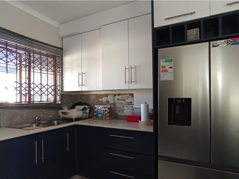 3-Bedroom Family Home with Spacious Yard and Outdoor Patio in Hesteapark - Photo 10