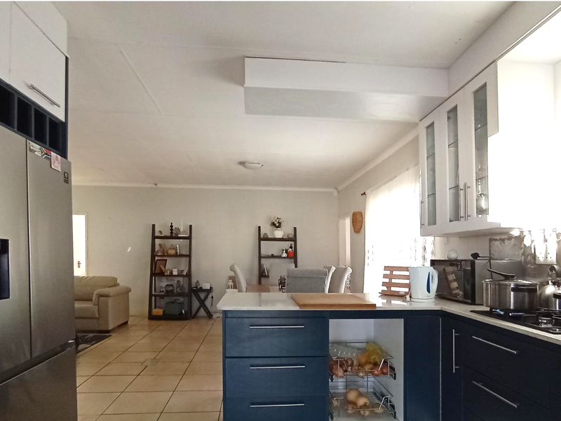 3-Bedroom Family Home with Spacious Yard and Outdoor Patio in Hesteapark - Photo 8