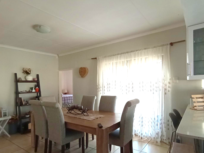 3-Bedroom Family Home with Spacious Yard and Outdoor Patio in Hesteapark - Photo 6