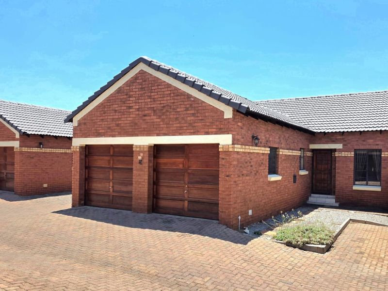 This is YOUR home!! - Photo 3