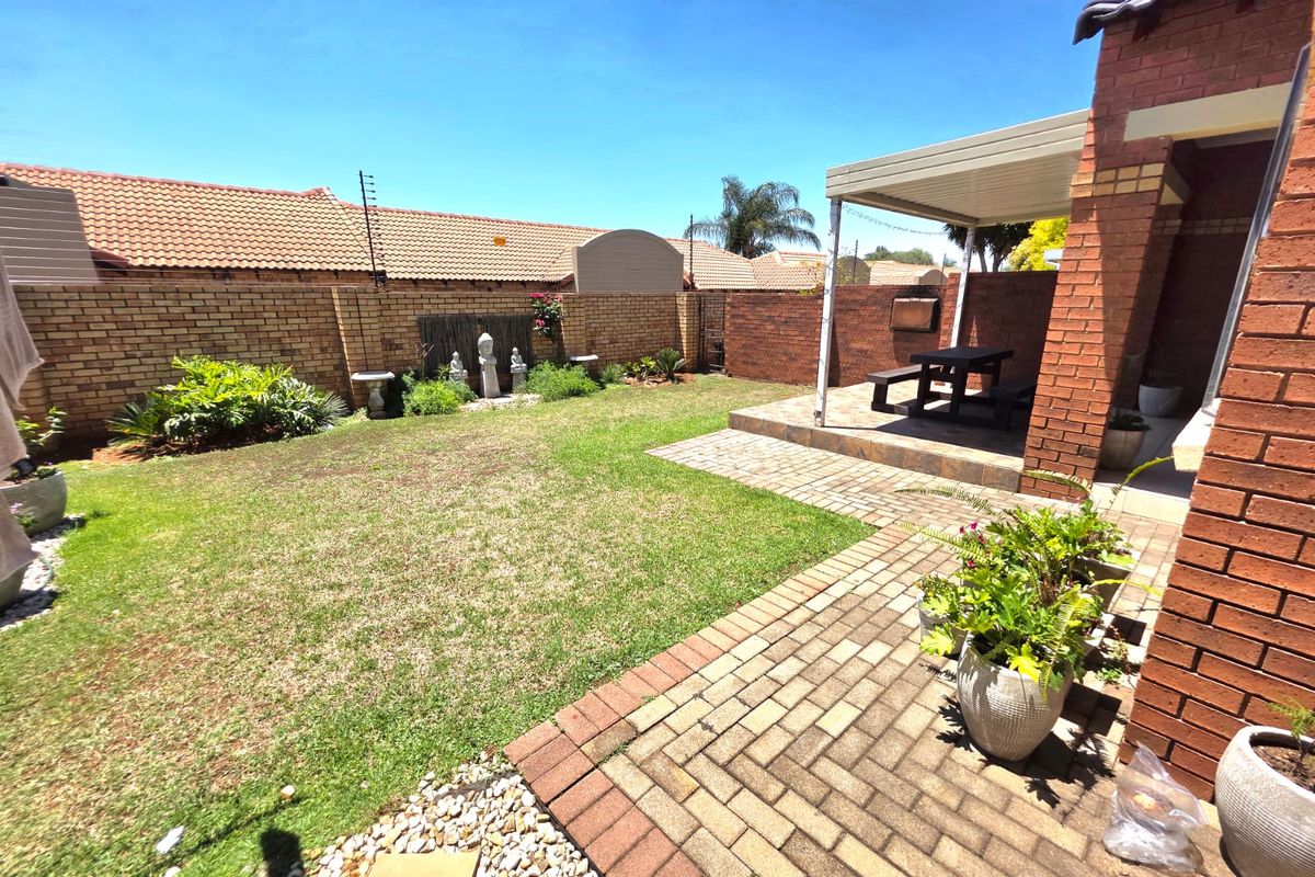 This is YOUR home!! - Photo 2