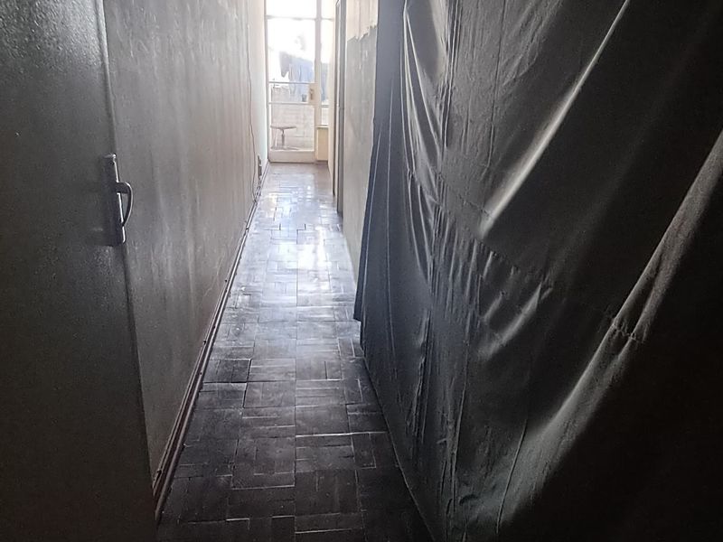 2 Bedroom Apartment For Sale In Hillbrow - Photo 7