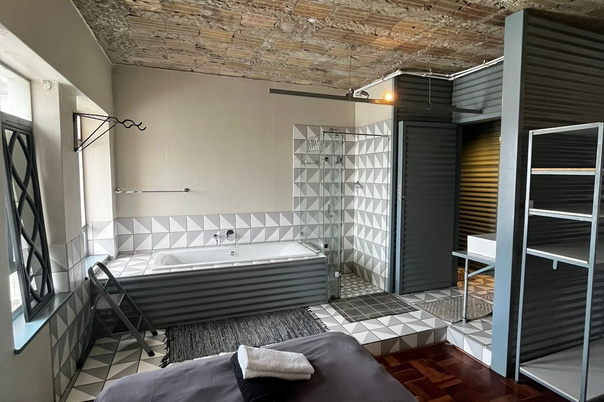 Big Studio Apartment For Sale In Maboneng - Photo 3