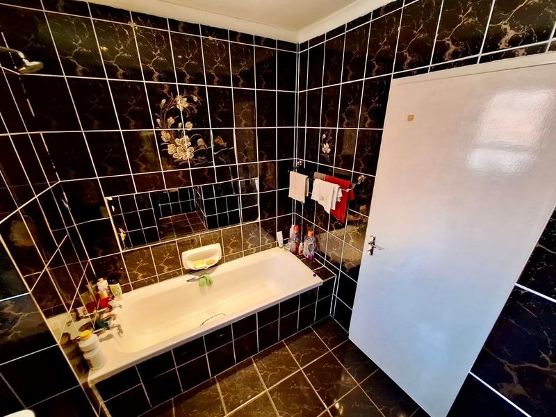 Three Bedroom Investor’s Dream - Photo 4