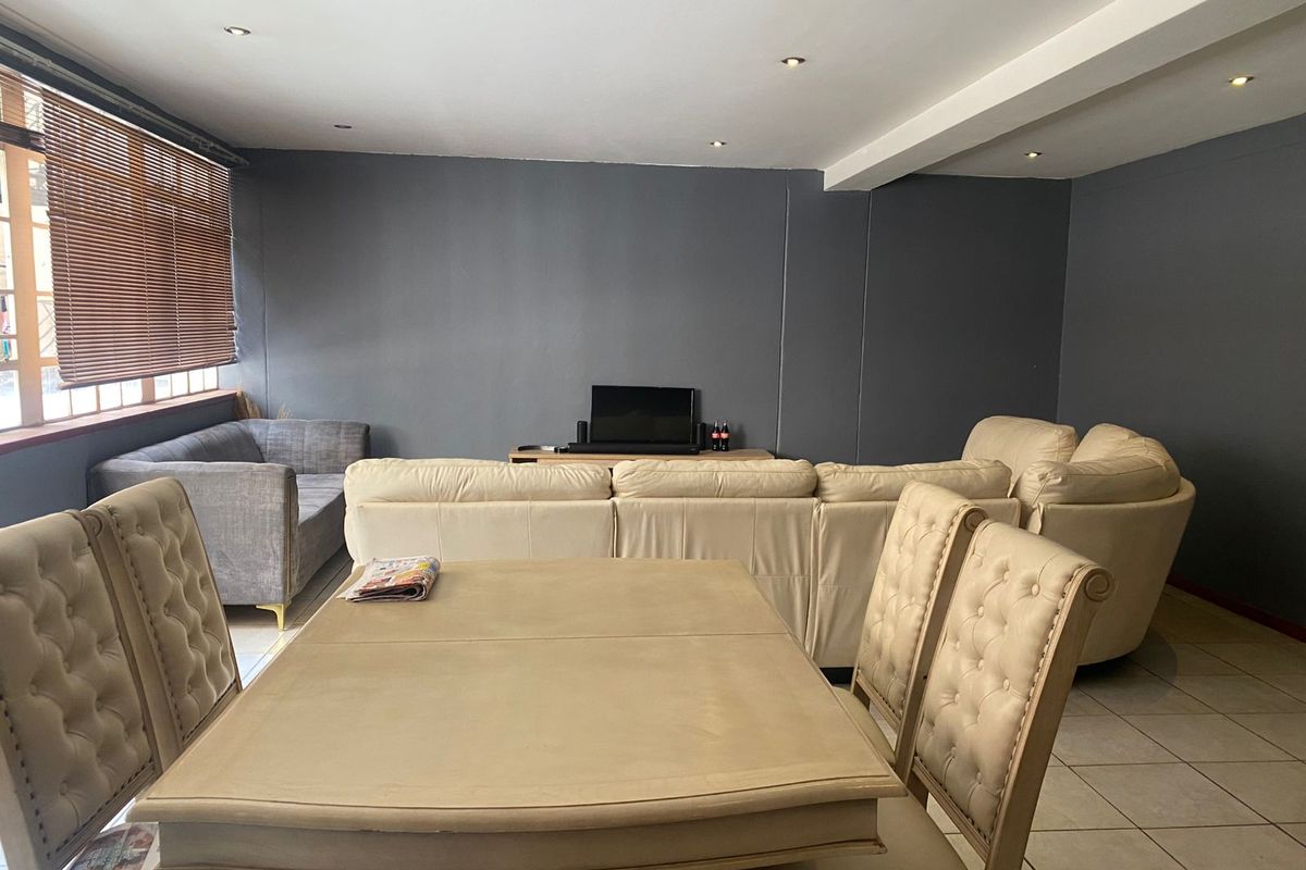 🚀 INVESTMENT POWERHOUSE IN MARSHALLTOWN'S CORE: A Legacy Asset with High-Yield Potential - Photo 2