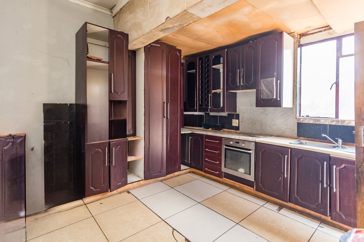 10-bedroom shared house - Photo 4