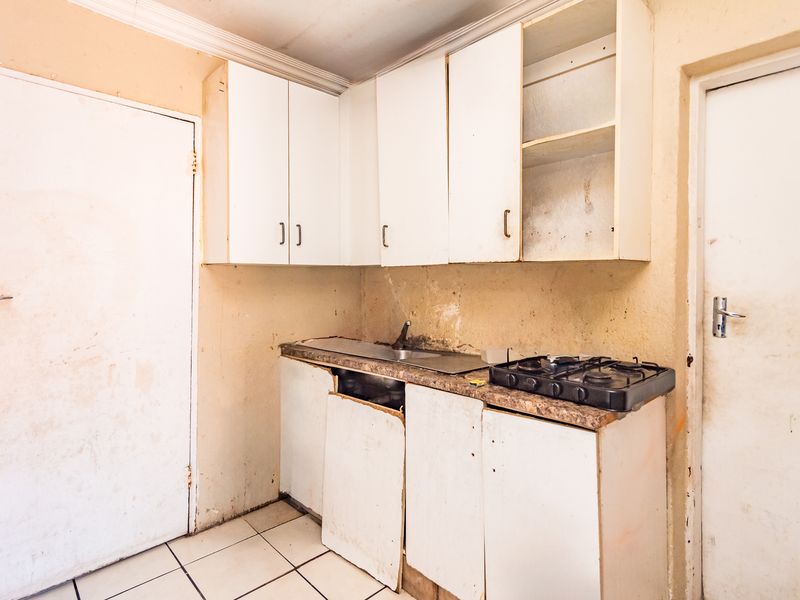 10-bedroom shared house - Photo 9