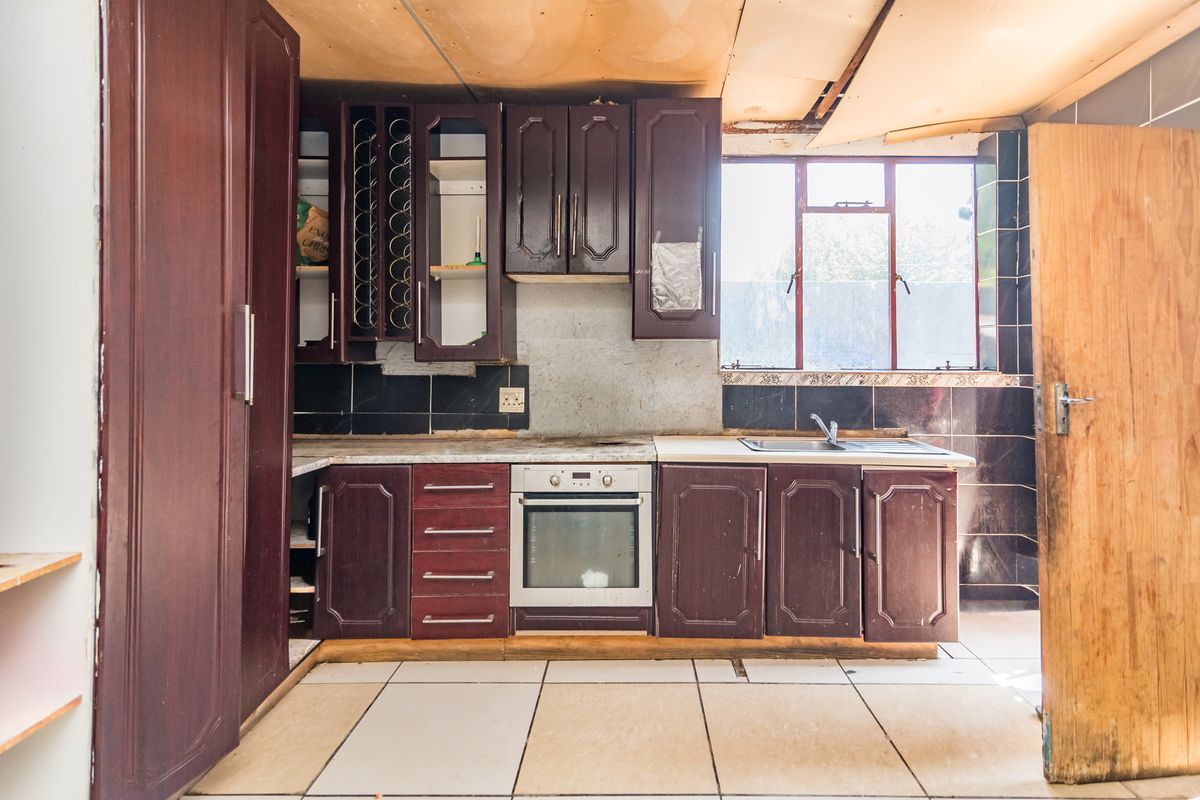 10-bedroom shared house - Photo 3