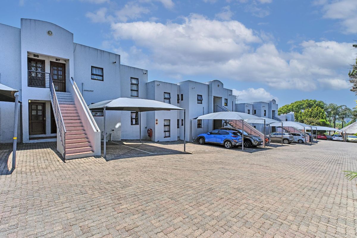 2 Bedroom Apartment For Sale in Paulshof, Sandton - Photo 5
