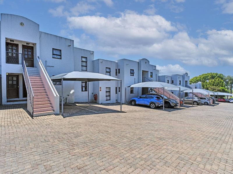 2 Bedroom Apartment For Sale in Paulshof, Sandton - Photo 5