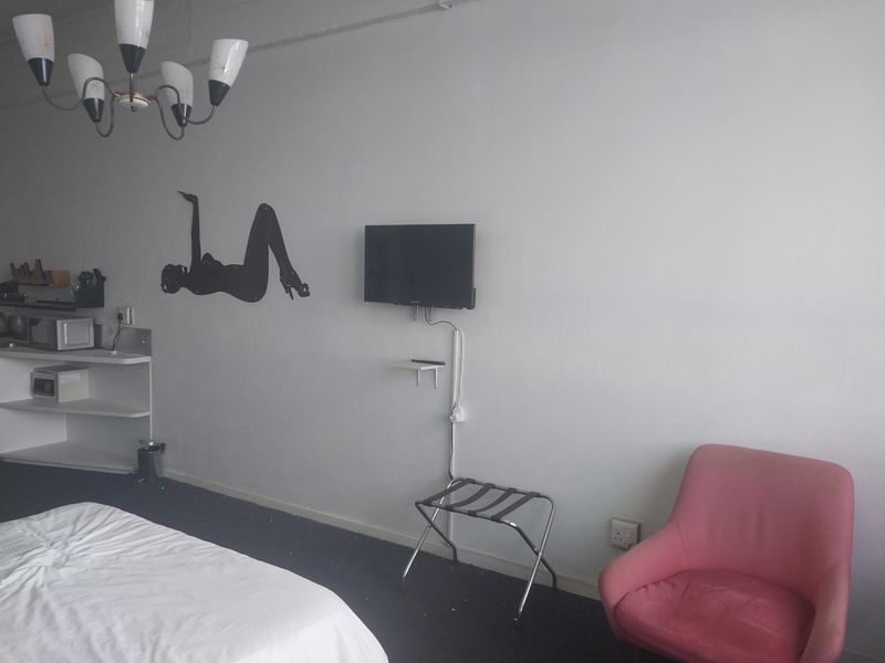 Main Street Life Studio To Rent - Photo 10