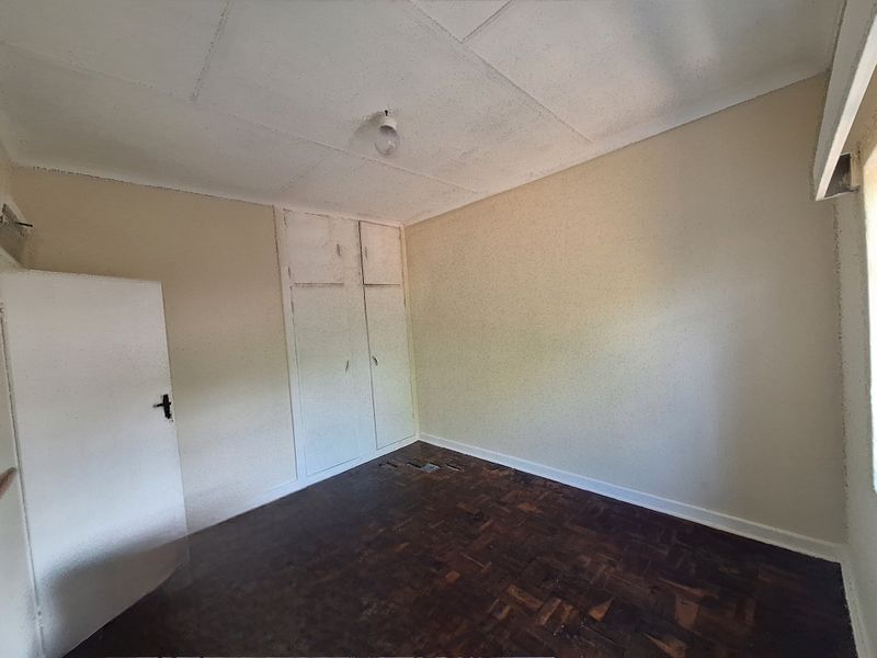 Stunning 3-bedroom house for sale in Florida, Roodepoort—perfect for families and investors alike! - Photo 10