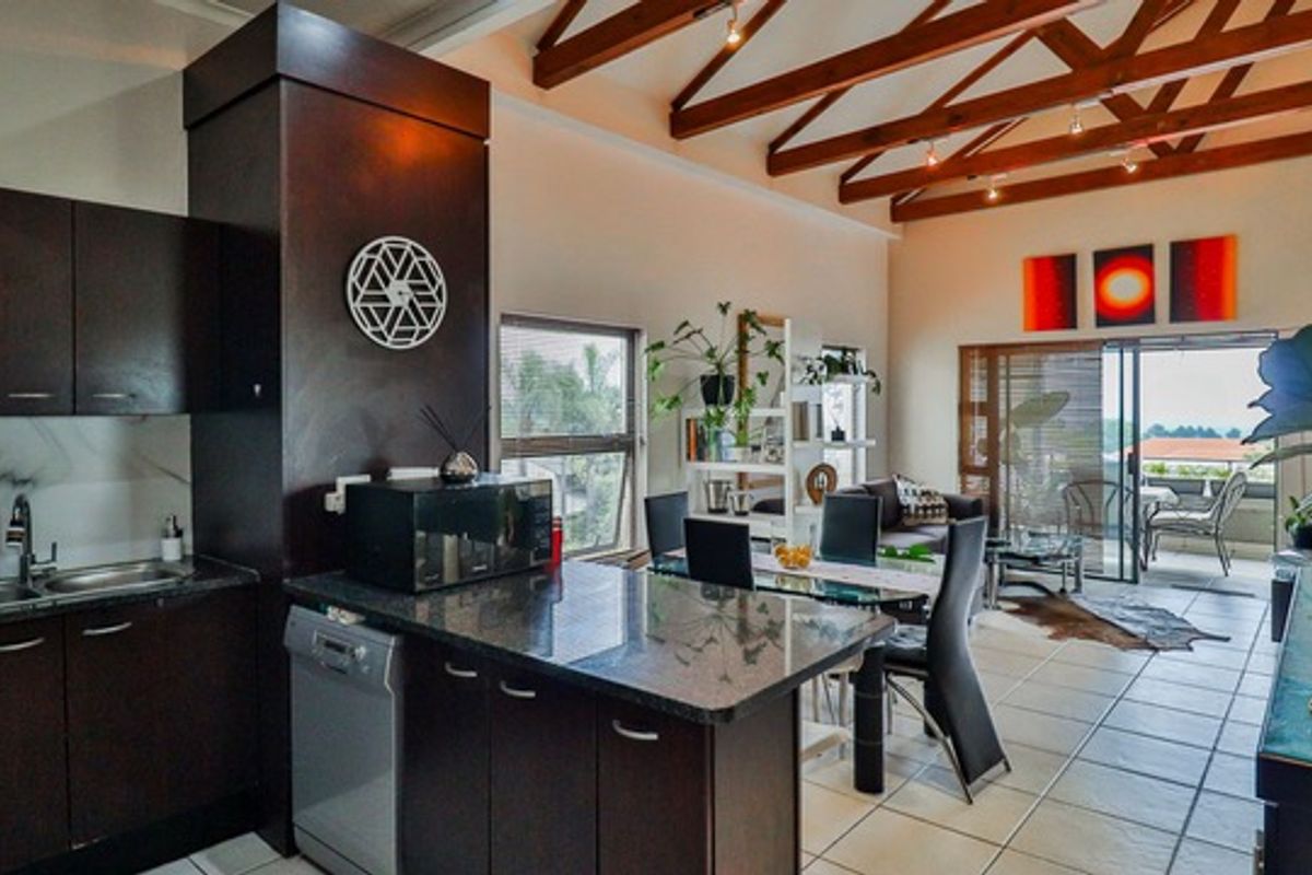 STYLISH APARTMENT IN MOST DESIRABLE LOCATION BRYANSTON FOR SALE R 1.499.000 - Photo 2