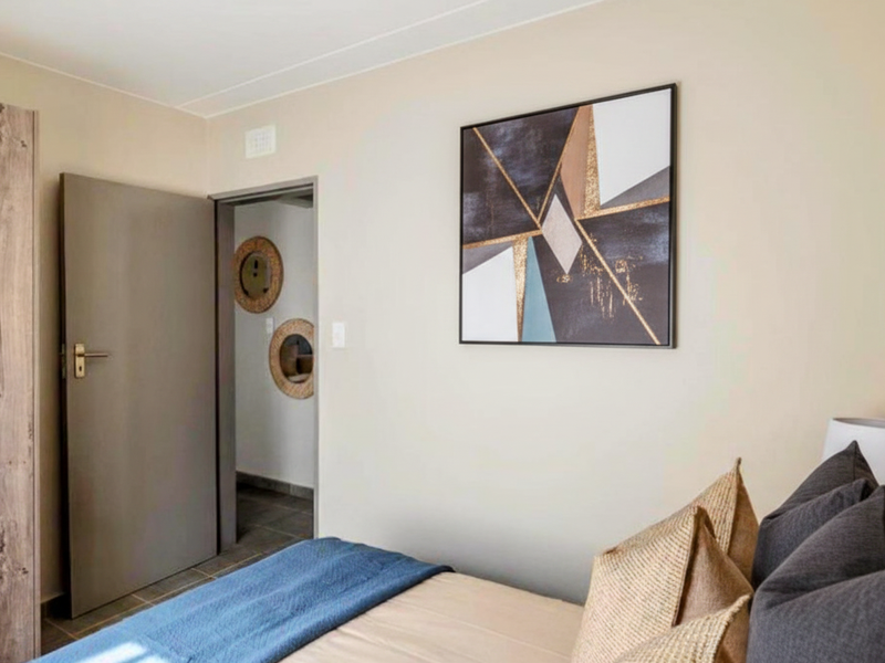 A Modern 2 bedroom, 1 bathroom Apartment, in Theresapark - Photo 9