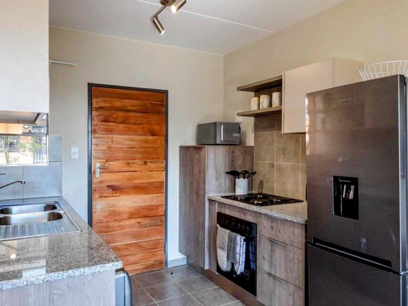 A Modern 2 bedroom, 1 bathroom Apartment, in Theresapark - Photo 7