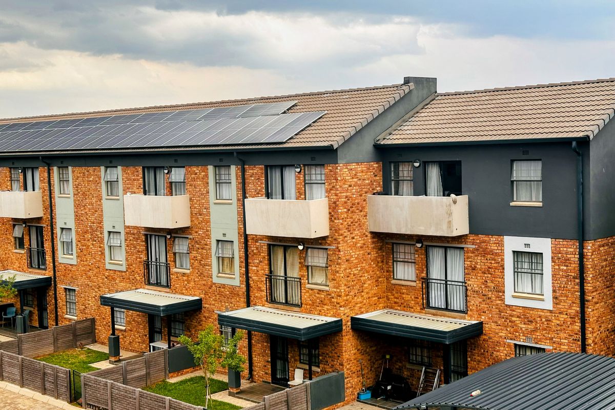 A Modern 2 bedroom, 1 bathroom Apartment, in Theresapark - Photo 3