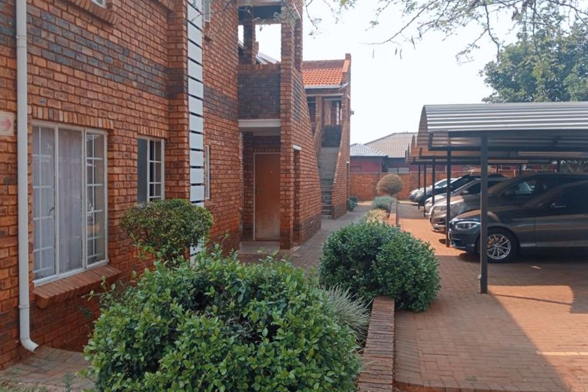 An affordable 2 bedroom, 1 bath Apartment in the heart of Clarina - Photo 2