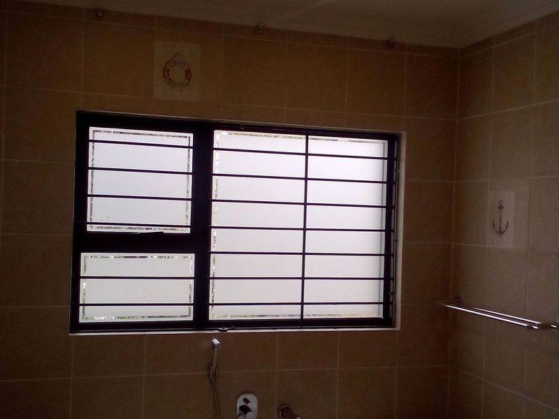 3 bedroom 3 bathroom Cluster in Morningside - Photo 9