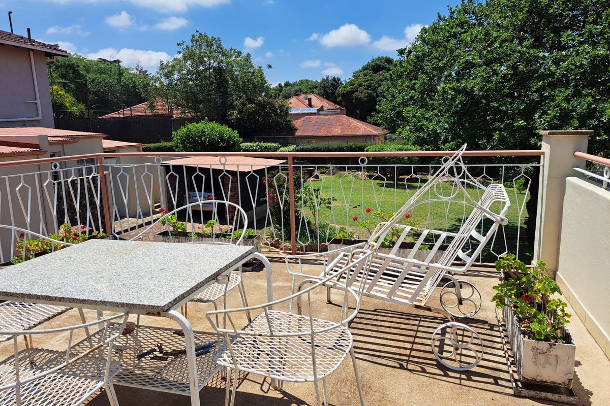 House For Sale In Johannesburg - Photo 4