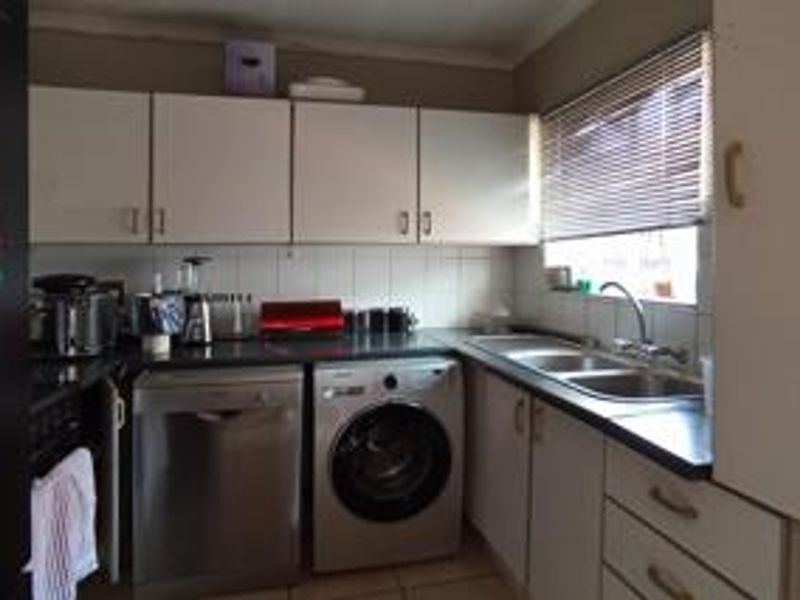 2 Bedroom Townhouse for sale in Amandasig - Photo 6